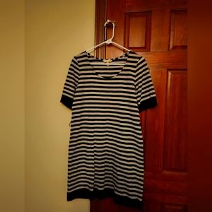 Banana Republic casual dress, size M.